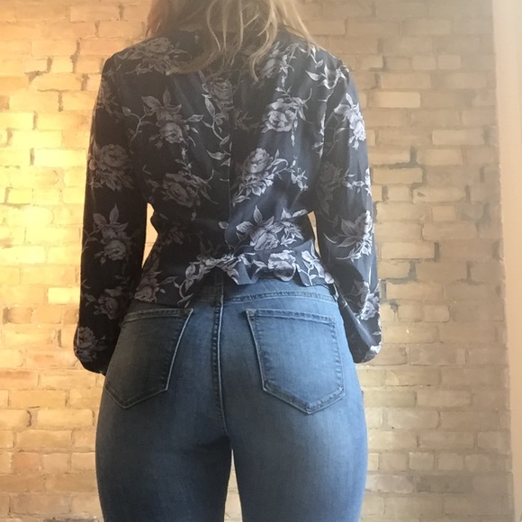 Vintage Silk floral blouse - Picture 2 of 5